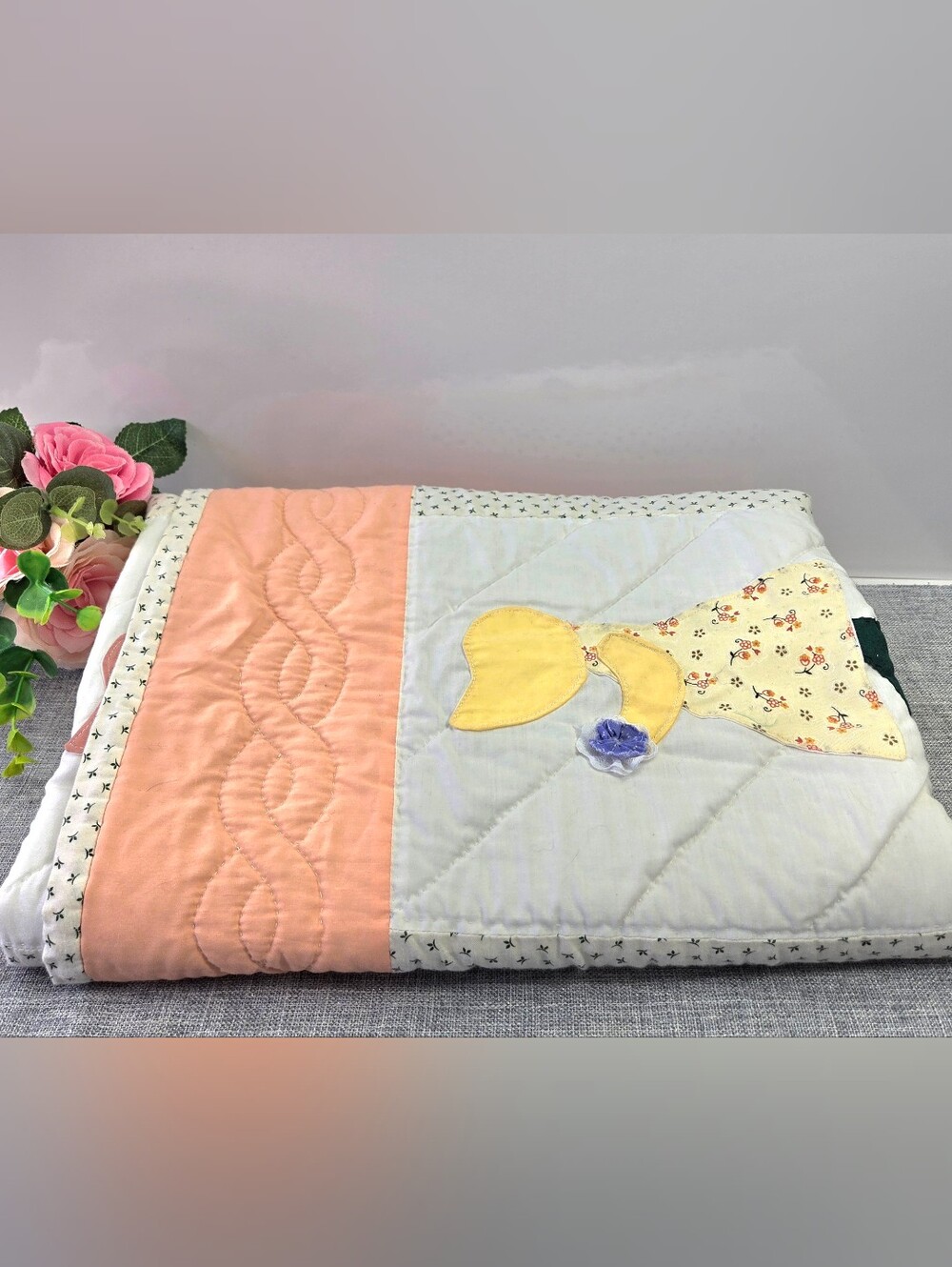 Vtg Sunbonnet Sue Baby Quilt AppliquΓ© Crib Blanket Peach Floral